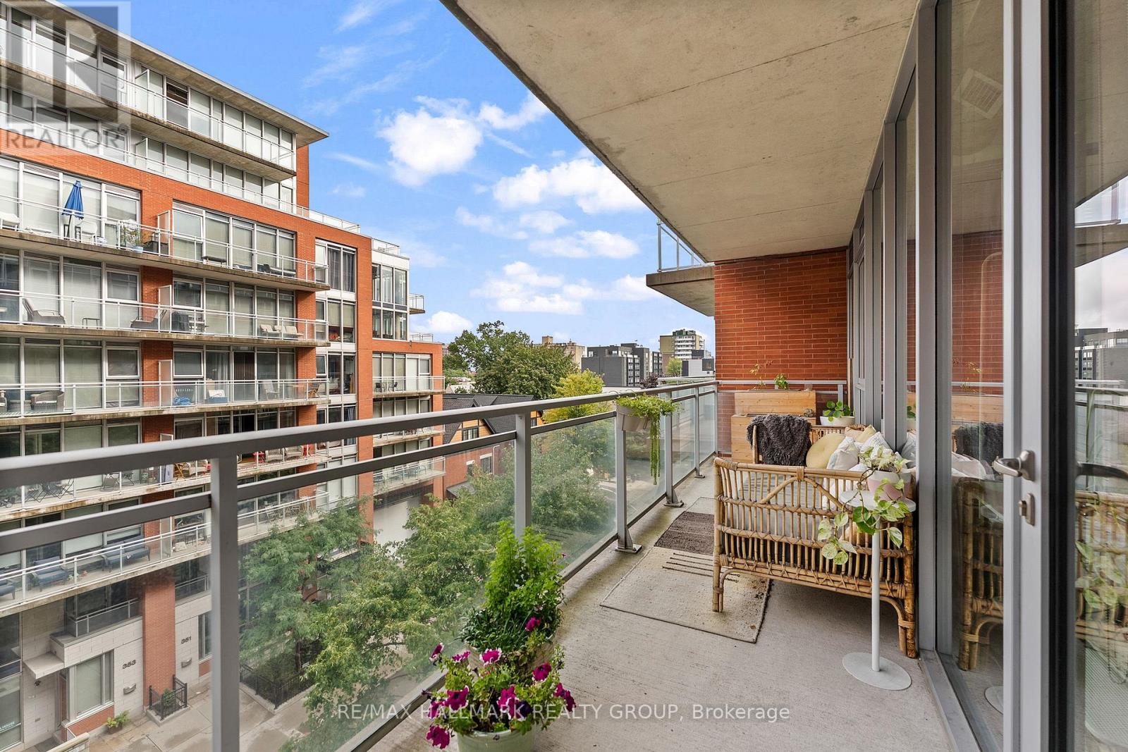 #515 360 MCLEOD STREET - 9