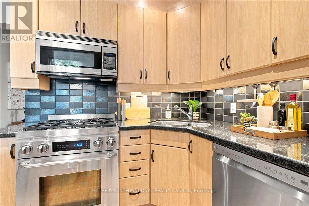 334 ALBANY AVENUE - 18