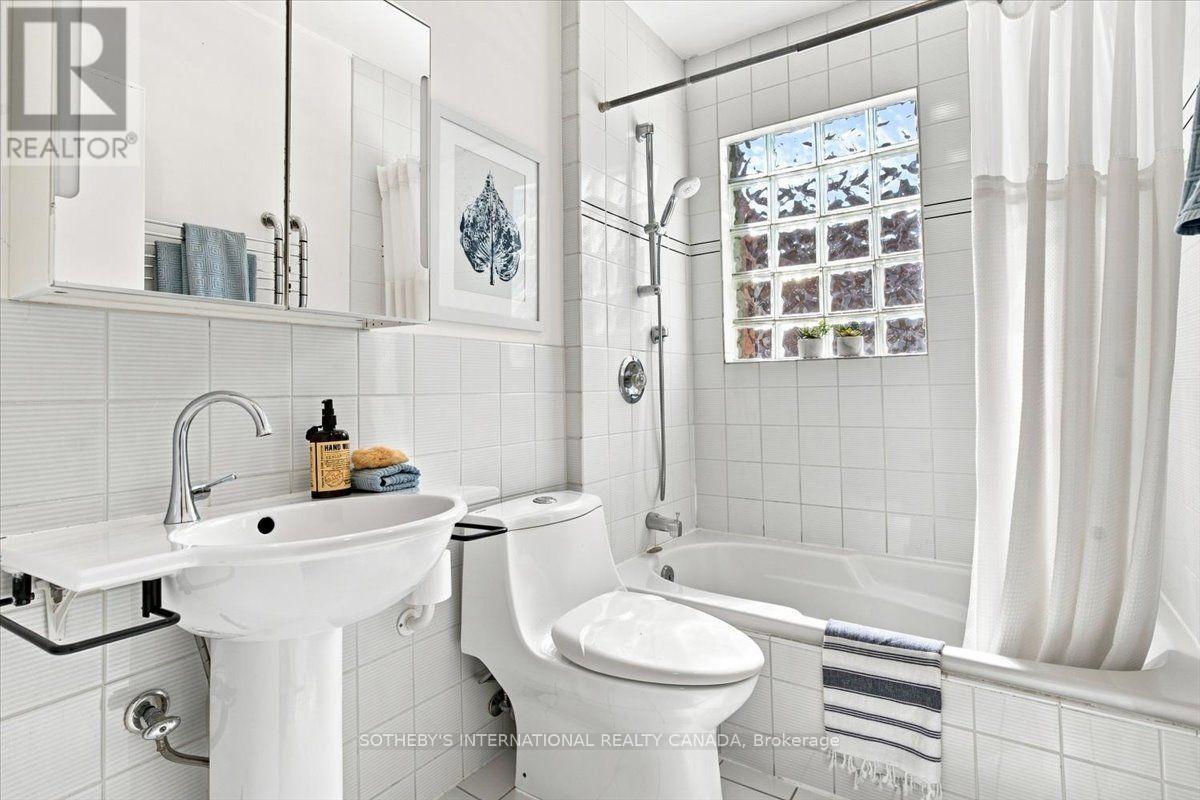 334 ALBANY AVENUE - Image 25