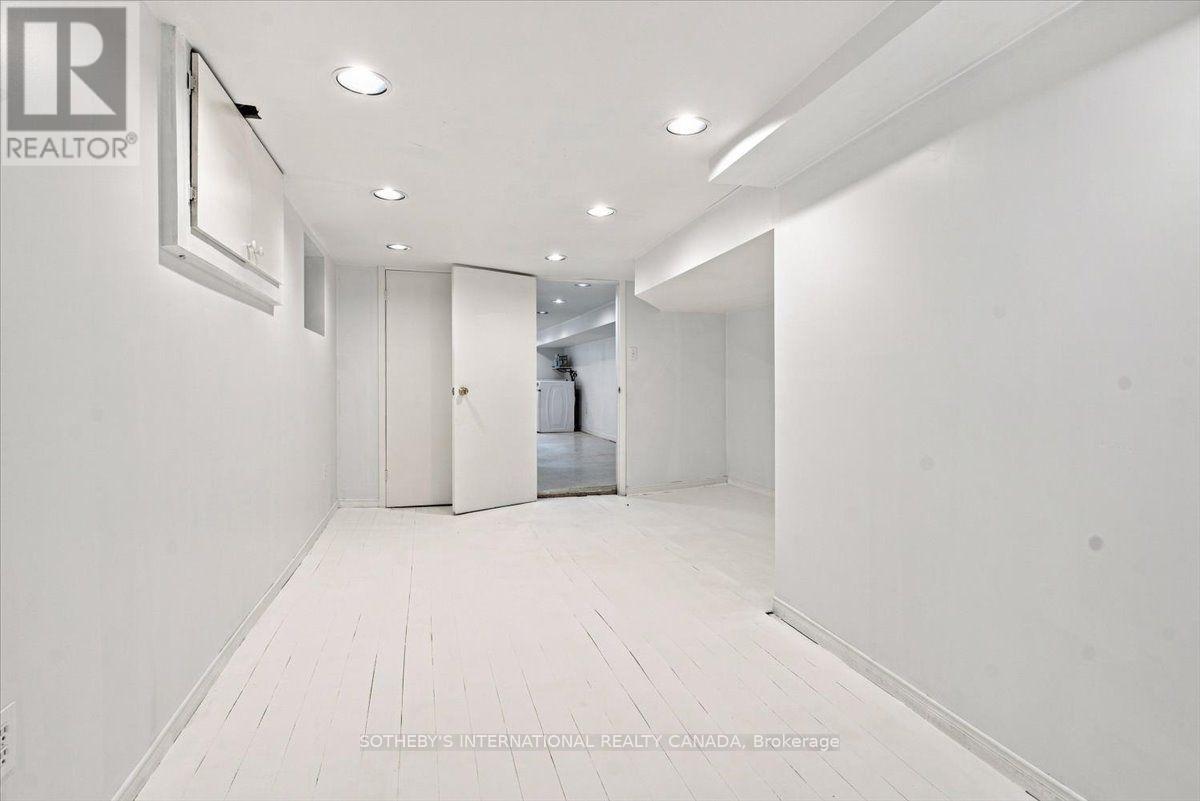 334 ALBANY AVENUE - Image 31