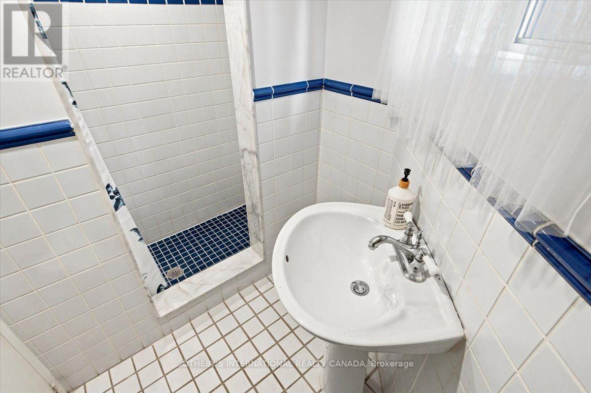 334 ALBANY AVENUE - Image 33