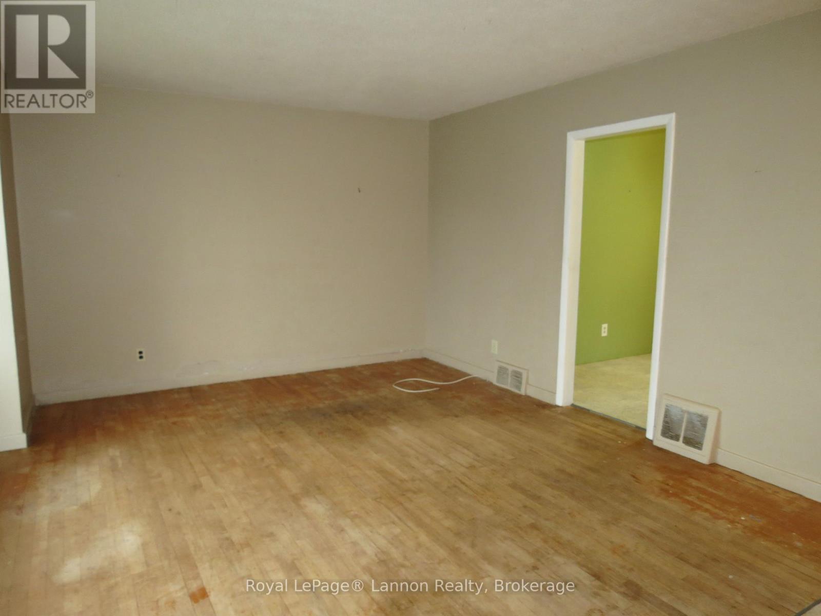 2126 MCGREGOR AVENUE - 7