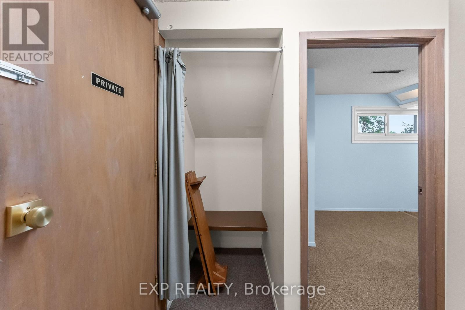6246 GLENGATE STREET - Image 37