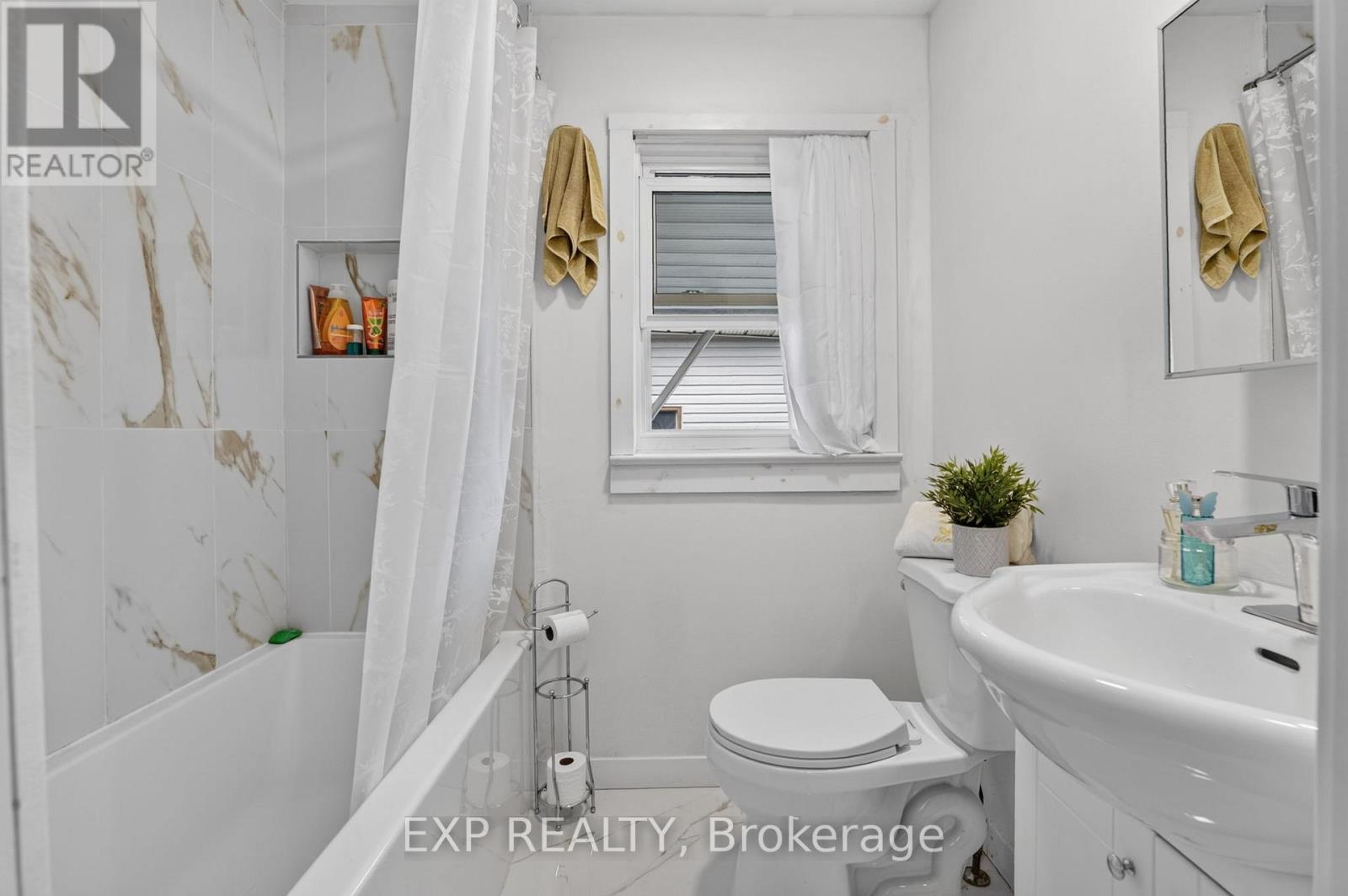 45 PHIPPS STREET - Image 32