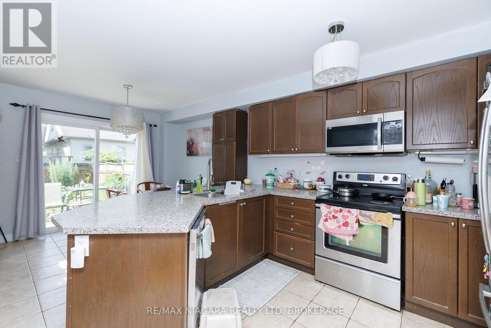 33 COLONEL LYALL STREET - 9