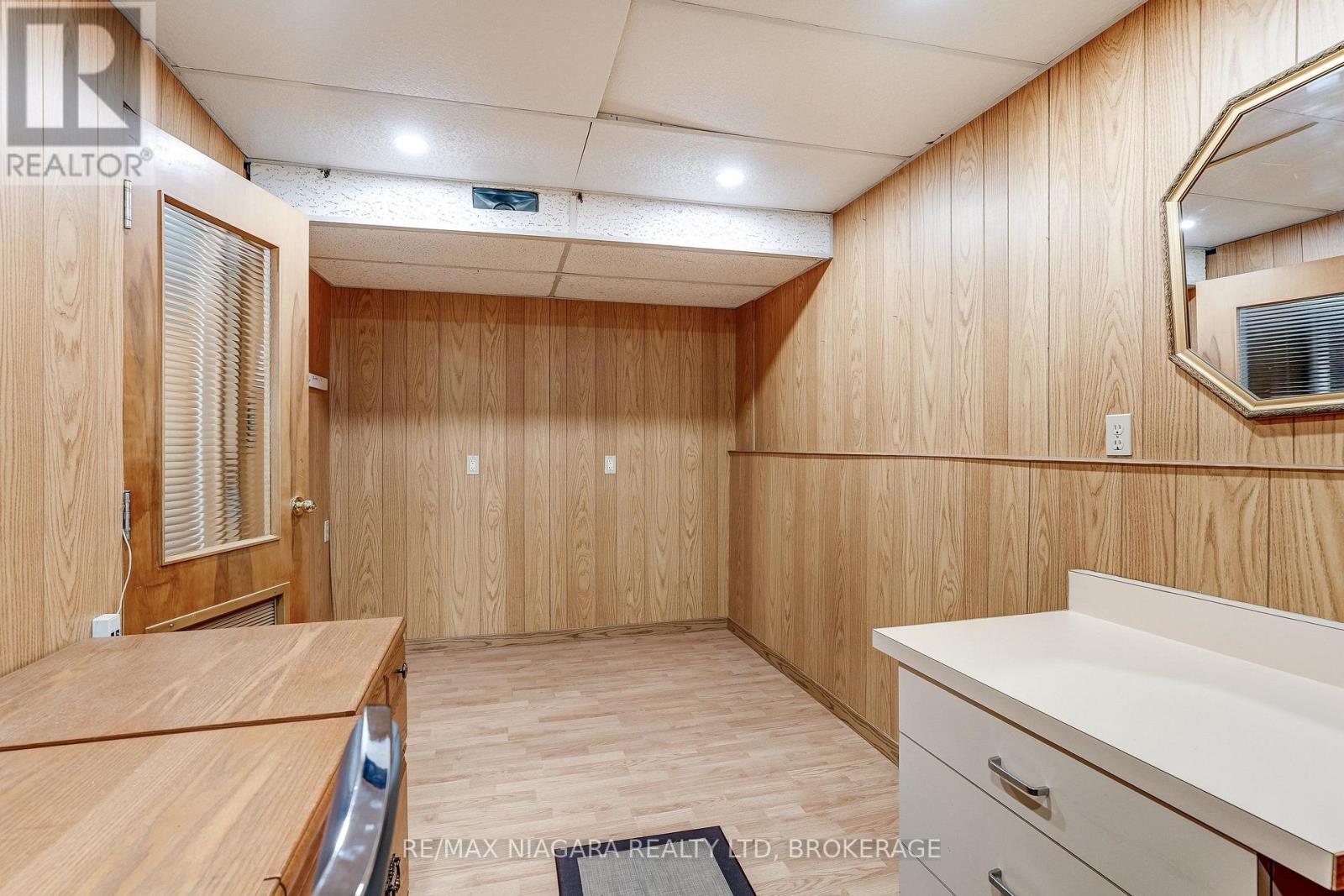 33 HURRICANE ROAD - Image 34