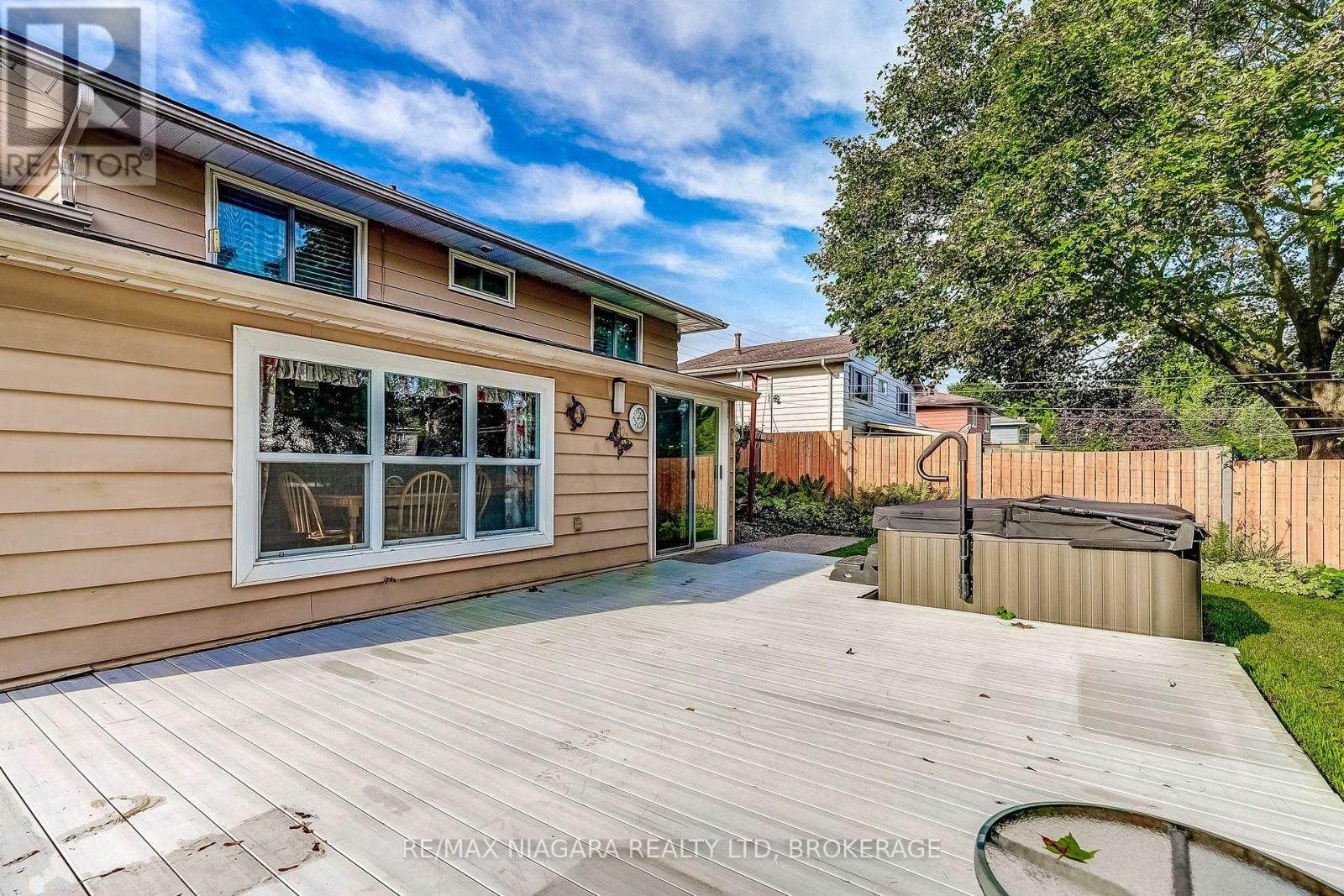 33 HURRICANE ROAD - 39