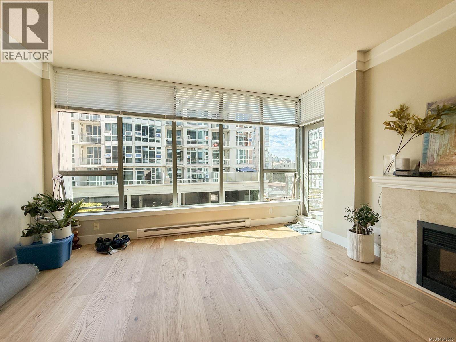 #303 845 Yates St - 2