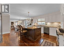 Living room - 93 Fern Valley Crescent, Richmond Hill, ON L4E2J6 Photo 6