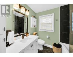 7 Oakley Park Square, Barrie, ON L4M2J9 Photo 17