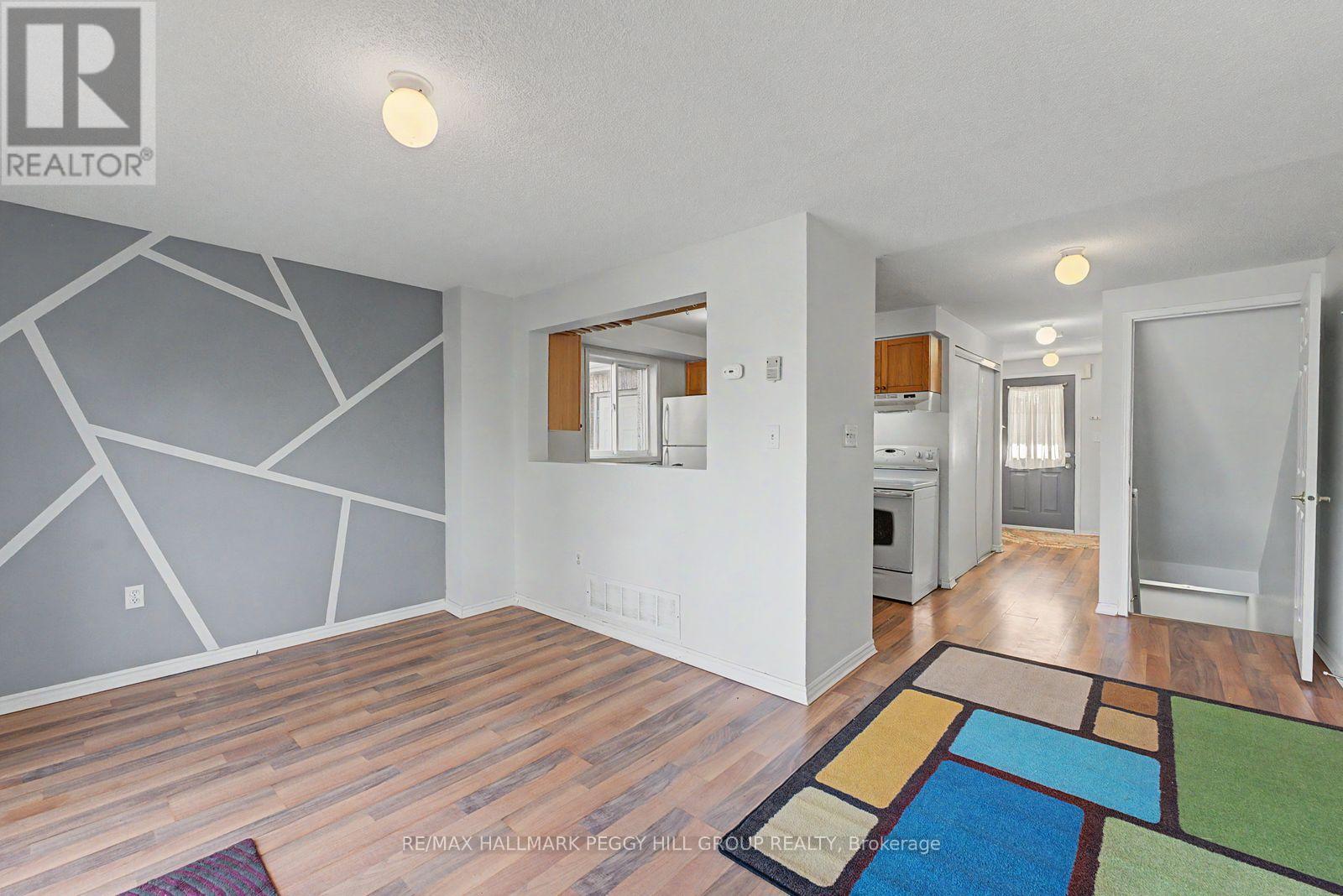8 EPSOM ROAD, Barrie (Georgian Drive) — photo 2