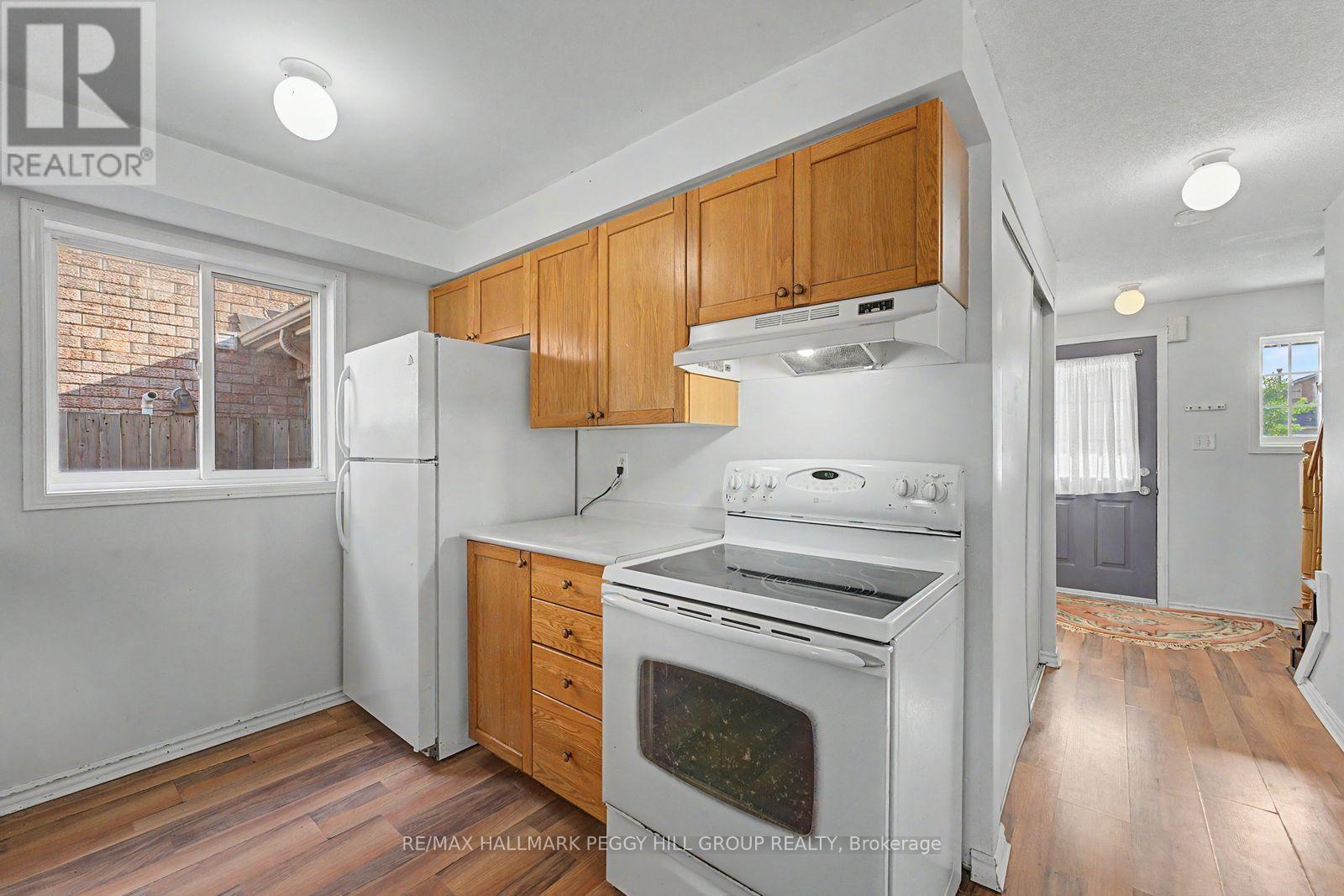 8 EPSOM ROAD, Barrie (Georgian Drive) — photo 3