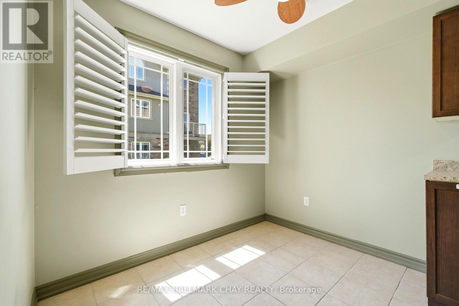 #1 408 VETERANS DRIVE - 20