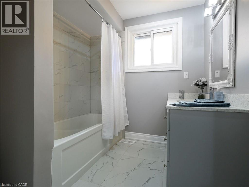 3 Bed, 1 Bath Apartment for Rent in Hamilton – 308 CRANBROOK Drive Unit# UPPER, Hamilton - Image 11