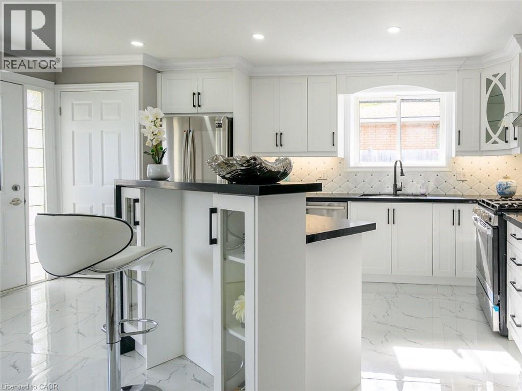 3 Bed, 1 Bath Apartment for Rent in Hamilton – 308 CRANBROOK Drive Unit# UPPER, Hamilton - Image 3