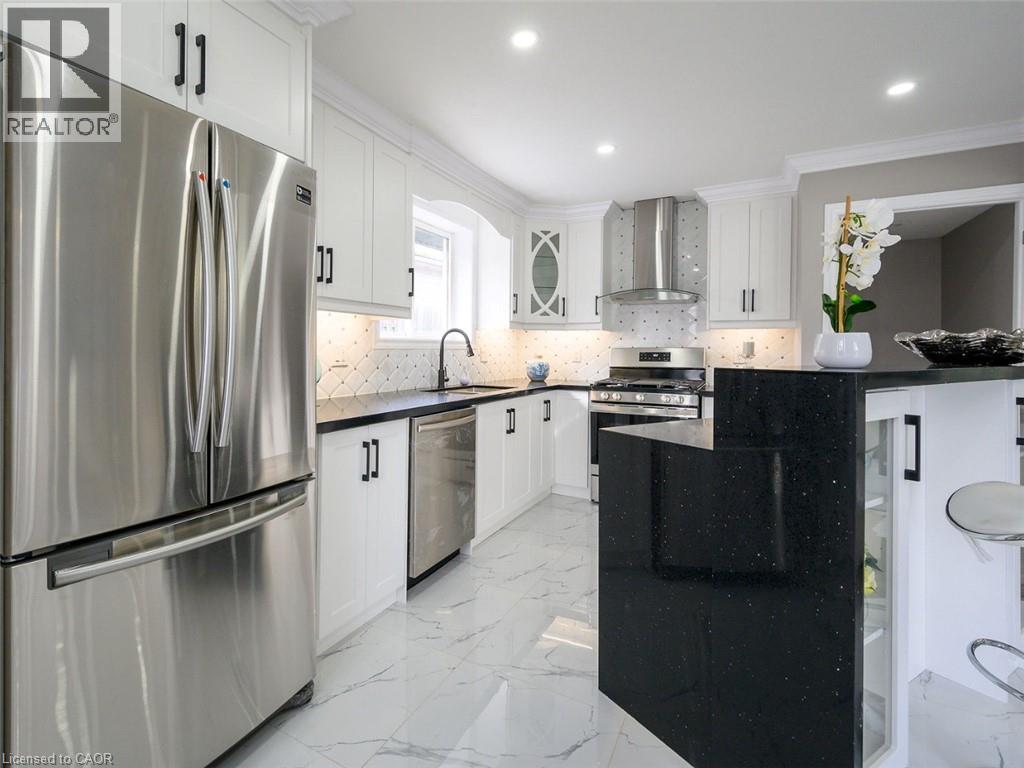 3 Bed, 1 Bath Apartment for Rent in Hamilton – 308 CRANBROOK Drive Unit# UPPER, Hamilton - Image 4