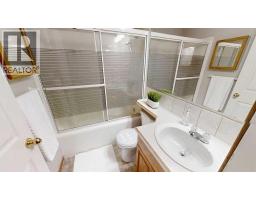 42 Mt Backus Crescent W - photo 9