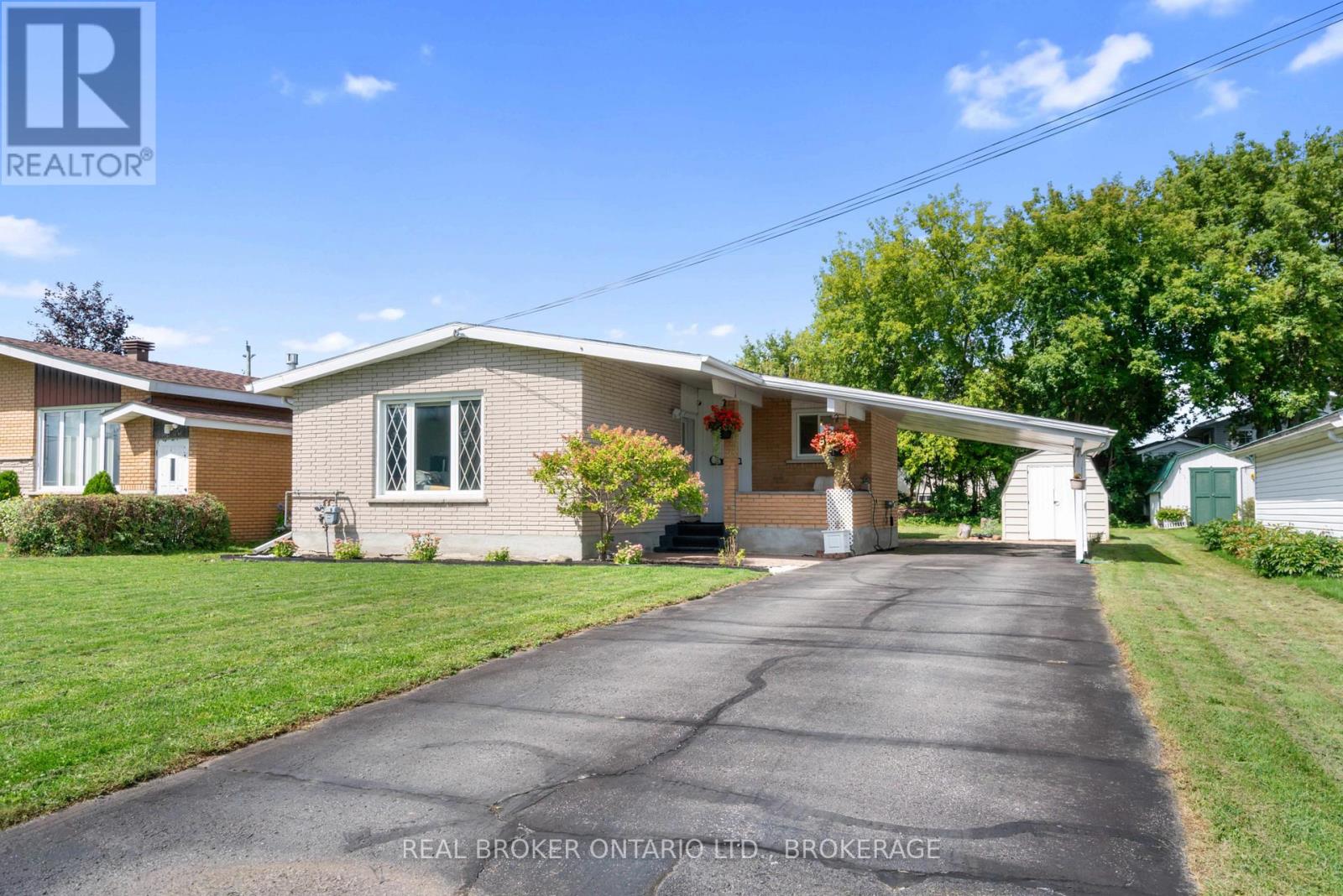 Property for sale at 121 ST. GEORGE STREET W