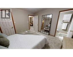 42 Mt Backus Crescent W - photo 14