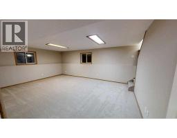 42 Mt Backus Crescent W - photo 19