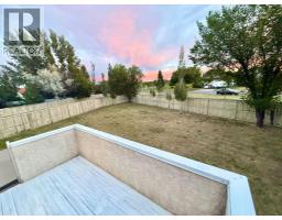 42 Mt Backus Crescent W - photo 27