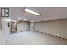 42 Mt Backus Crescent W - photo 18