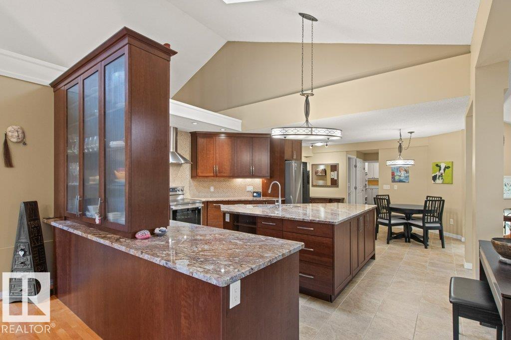 5607 107 ST NW - 10