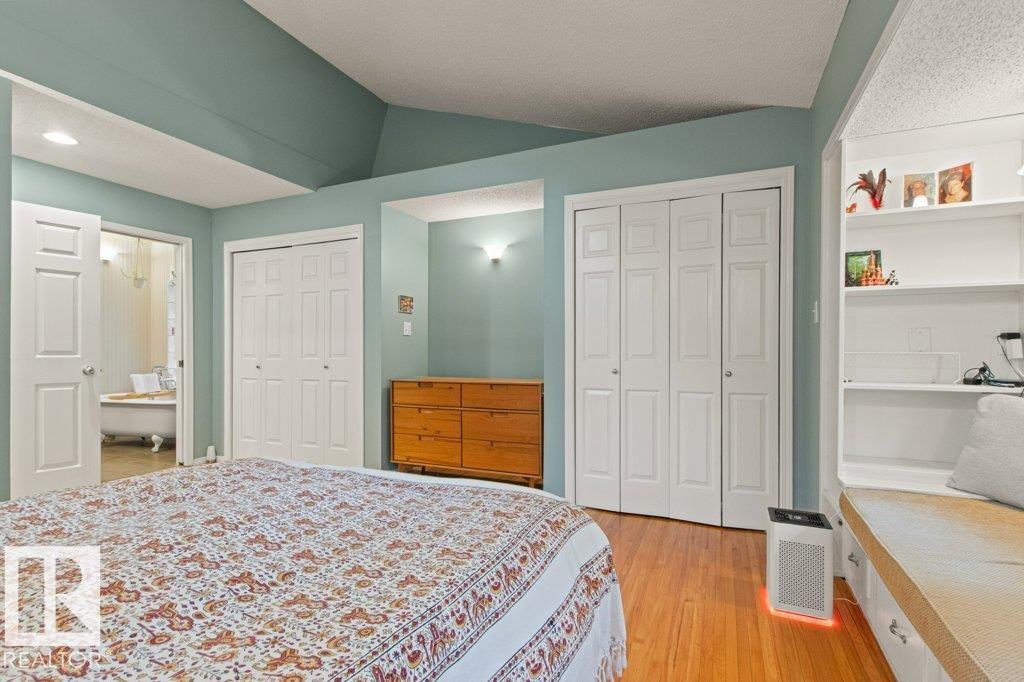5607 107 ST NW - 22