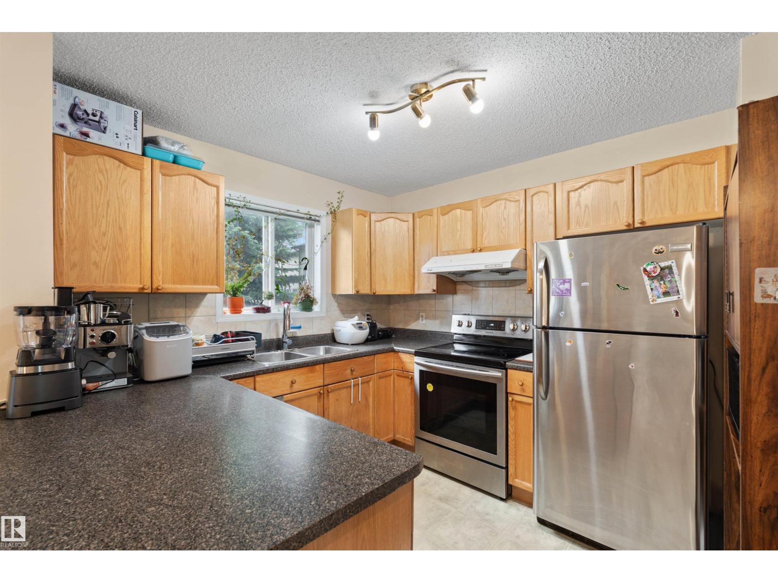10909 106 ST NW - 7
