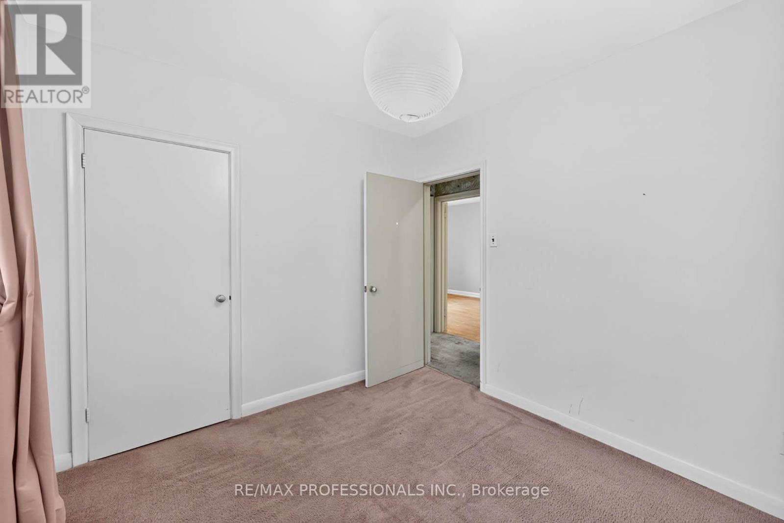 28 BASKERVILLE CRESCENT - 20