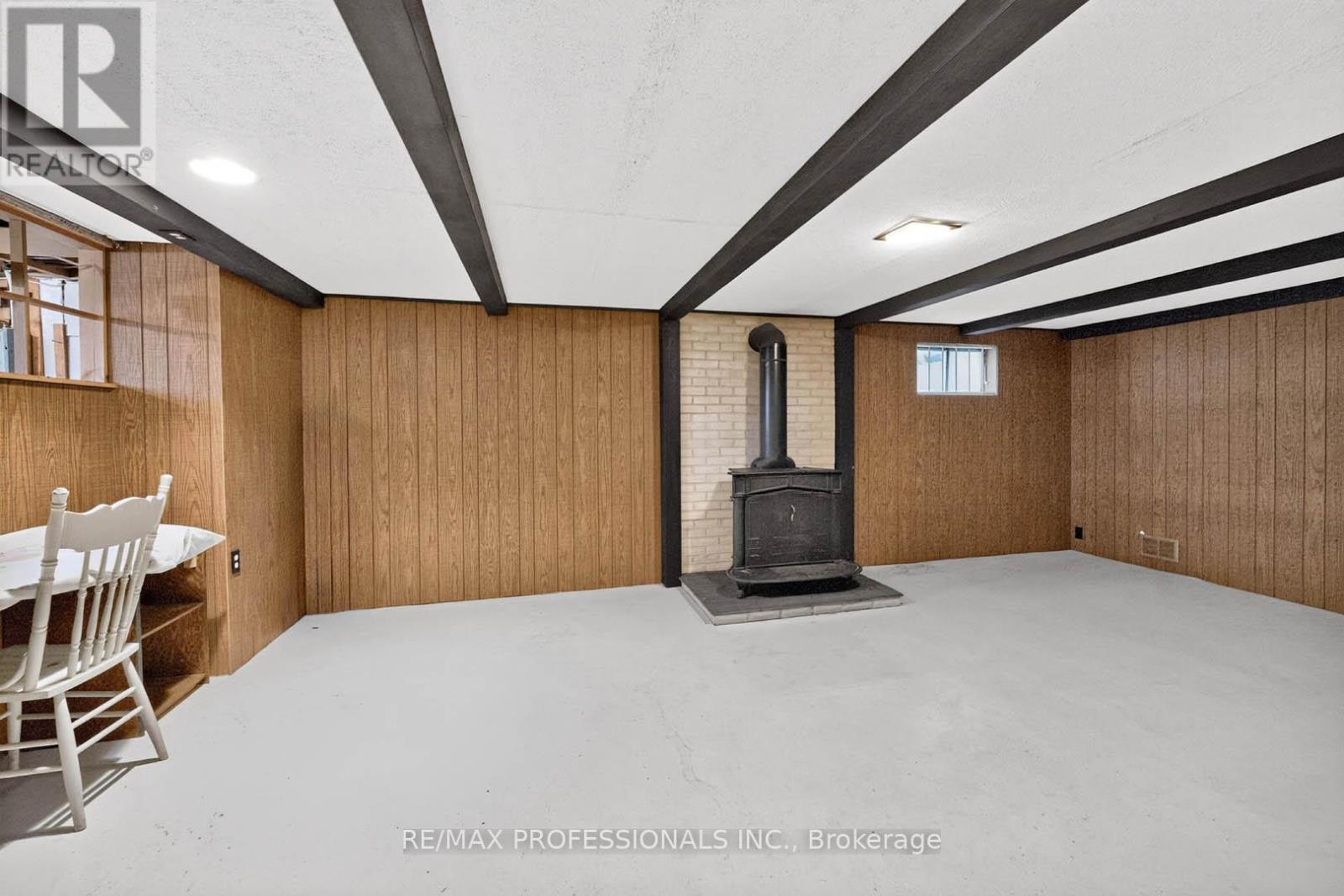28 BASKERVILLE CRESCENT - 27