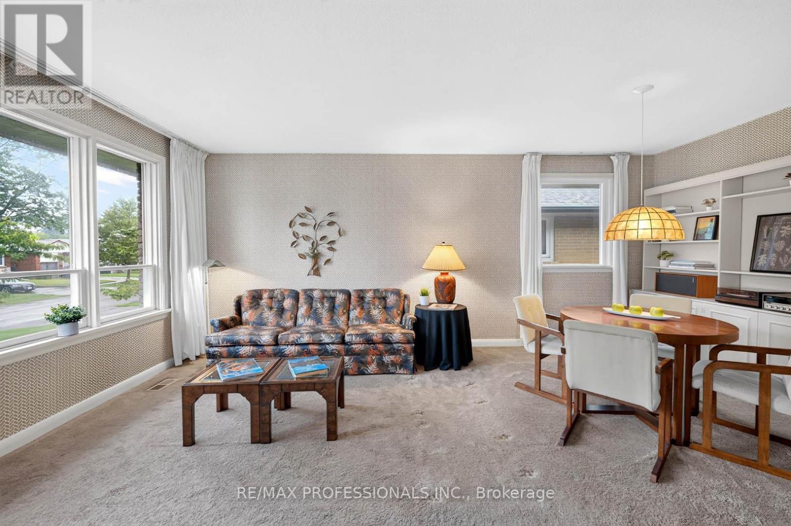 28 BASKERVILLE CRESCENT - 7