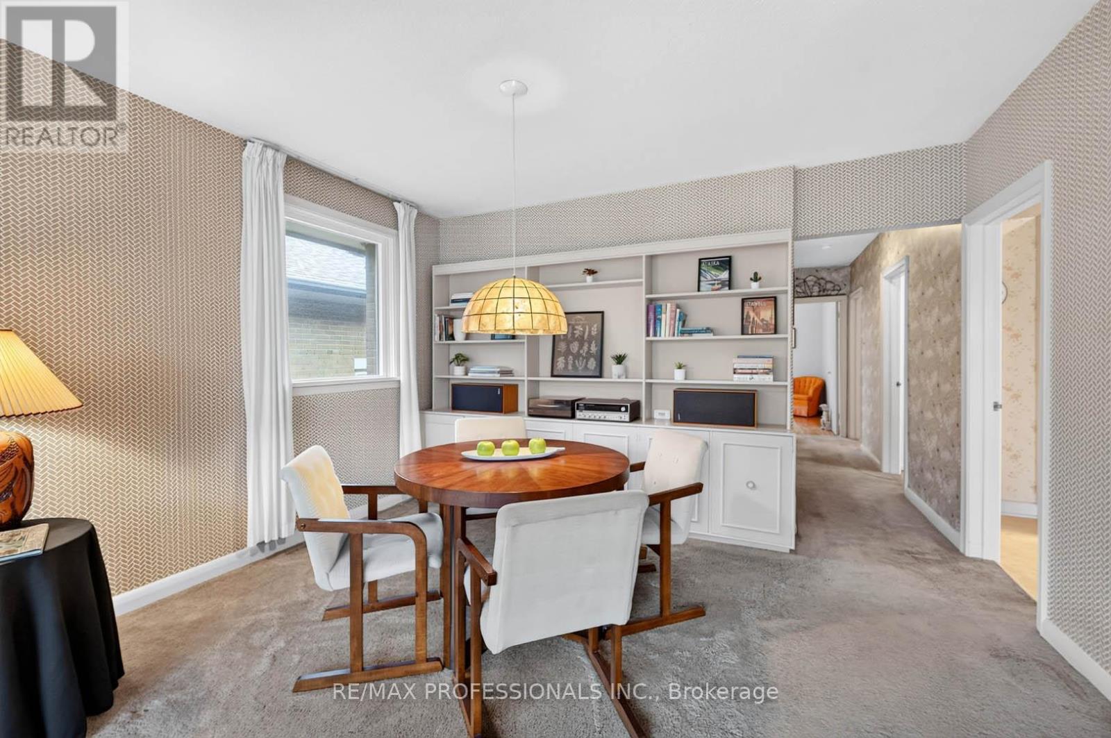 28 BASKERVILLE CRESCENT - 8