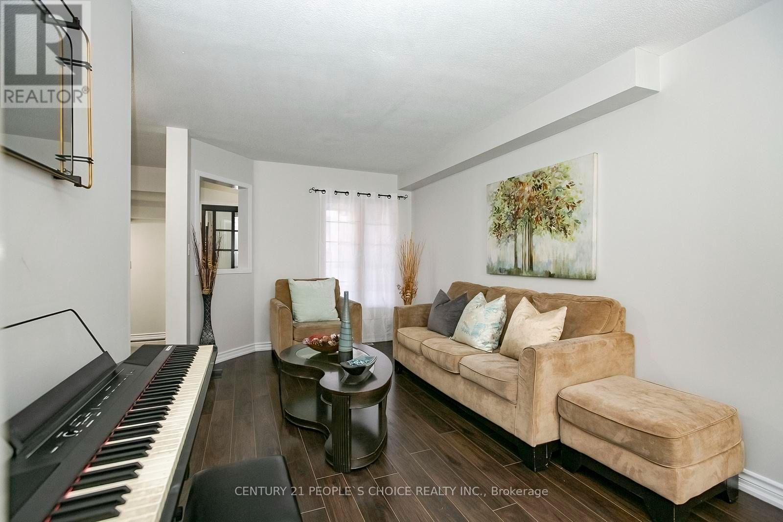 90 WHITE TAIL CRESCENT - 10