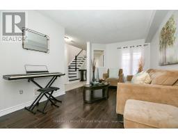 90 White Tail Crescent, Brampton, ON L6Y5B9 Photo 9