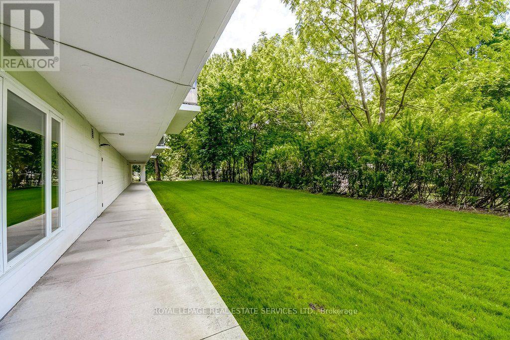 #404 212 KERR STREET - 37