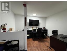 2000 Eglinton Avenue W, Toronto, ON M6E2J9 Photo 7
