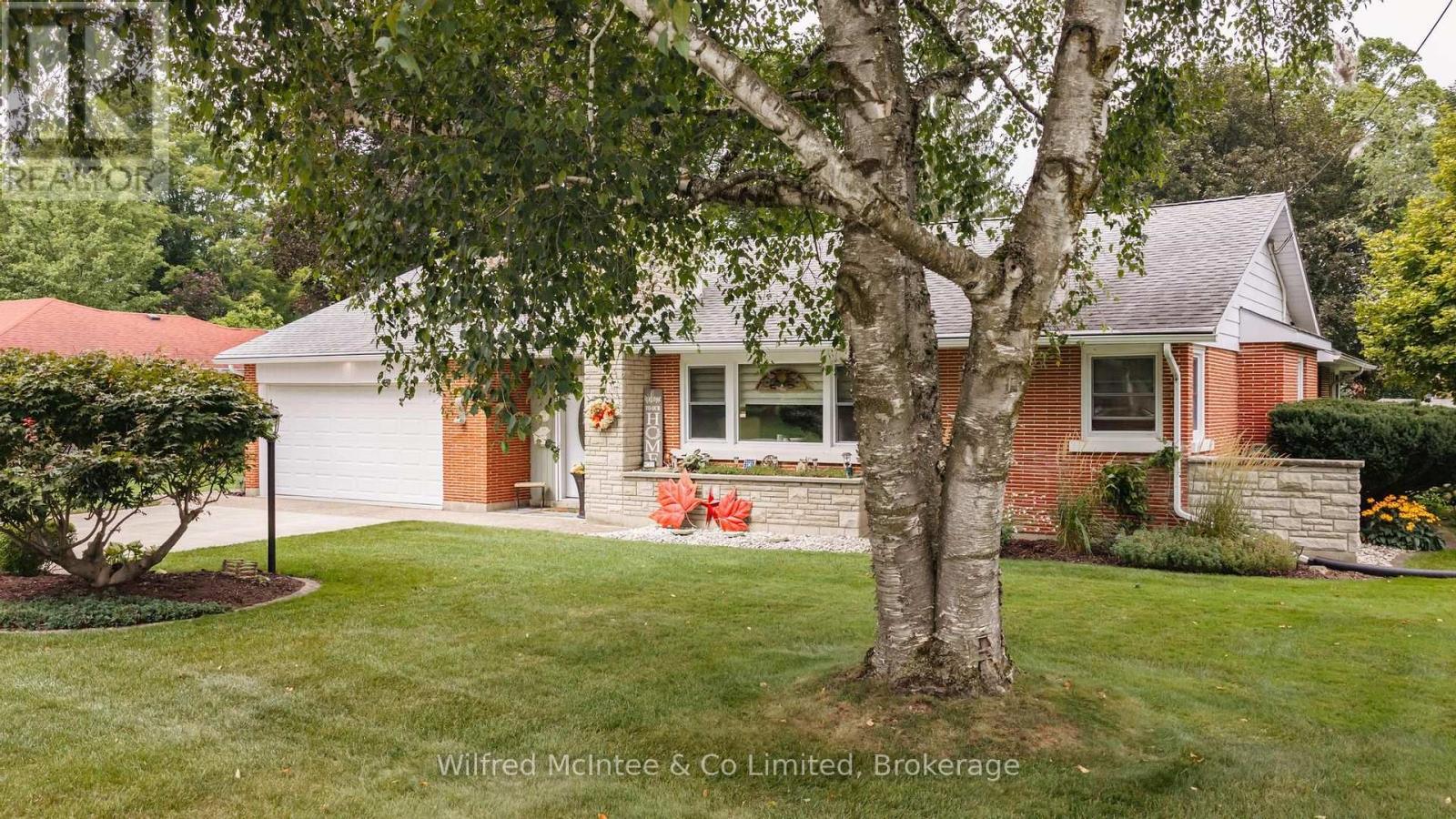 31 JOHNSTONE BOULEVARD - 2