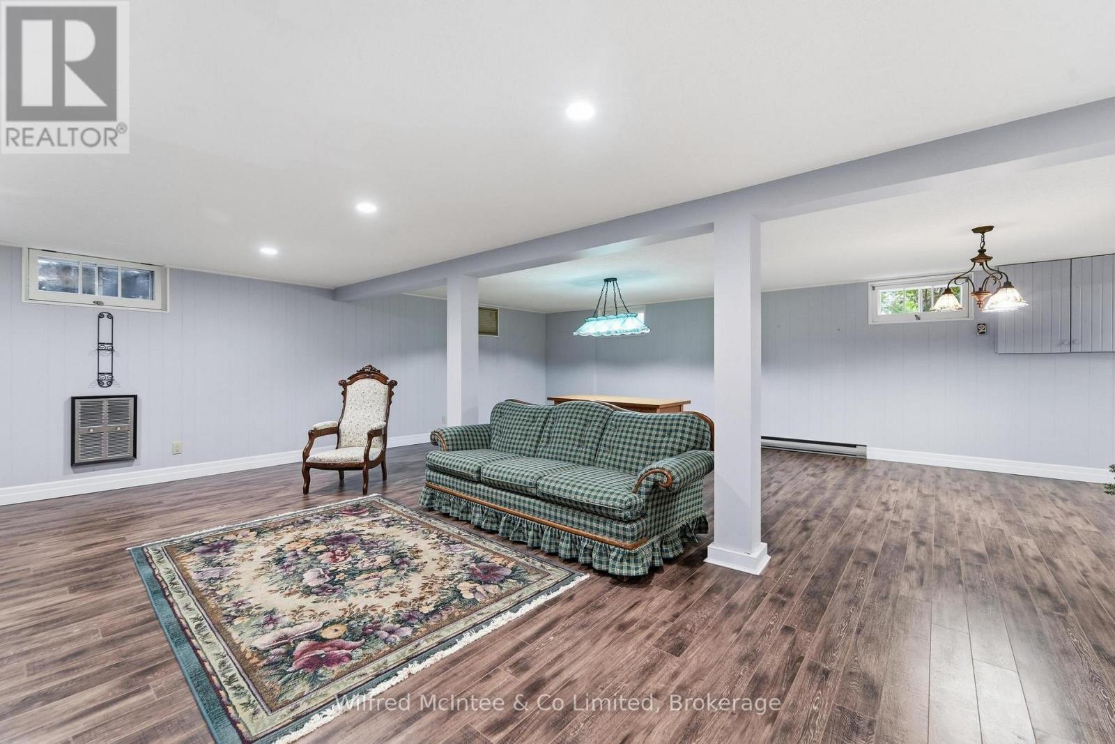 31 JOHNSTONE BOULEVARD - 22