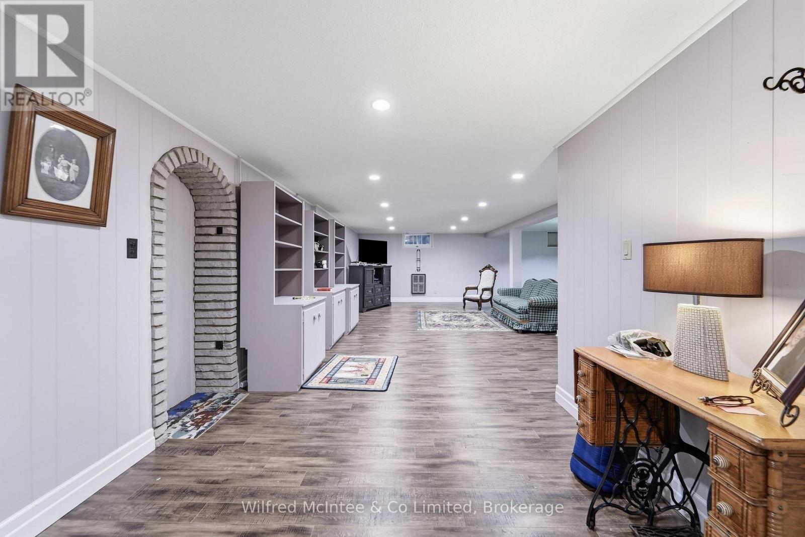 31 JOHNSTONE BOULEVARD - 23
