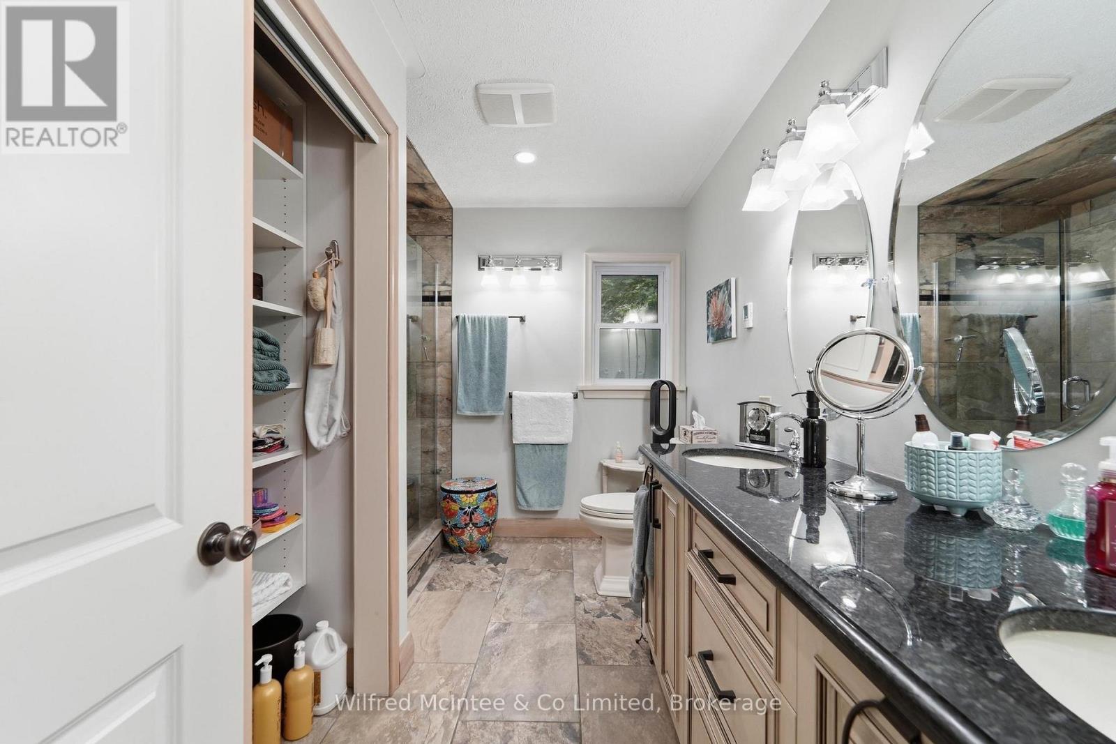 31 JOHNSTONE BOULEVARD - 27