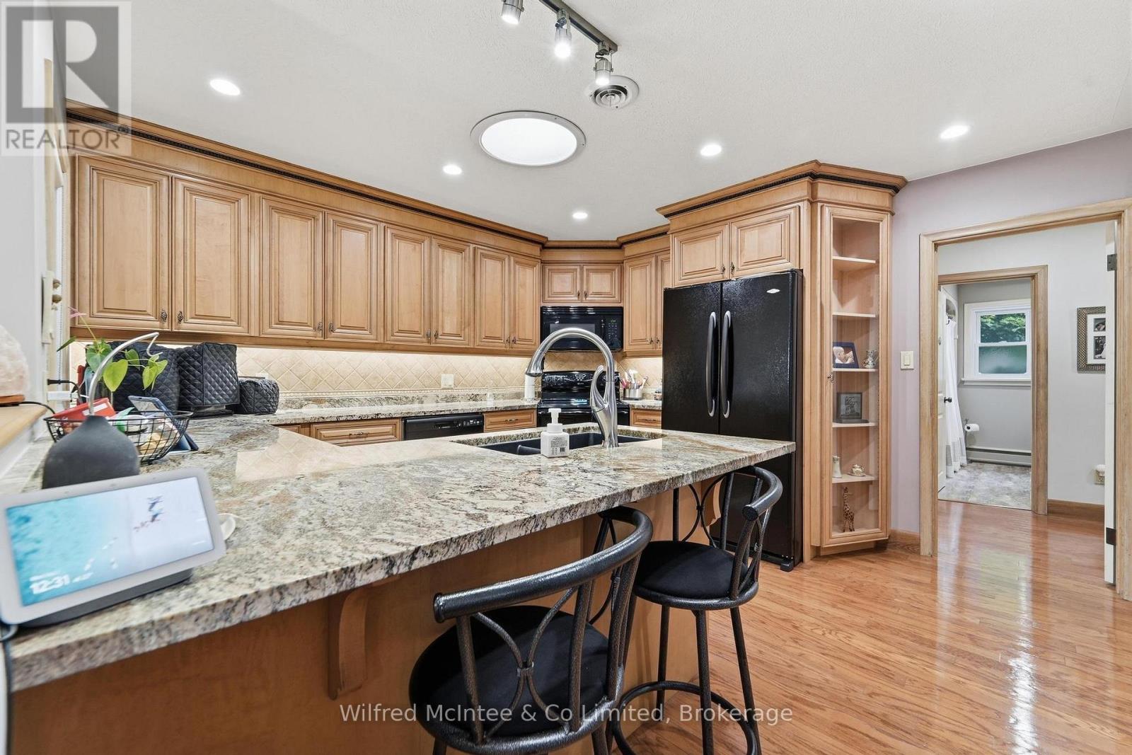 31 JOHNSTONE BOULEVARD - 37