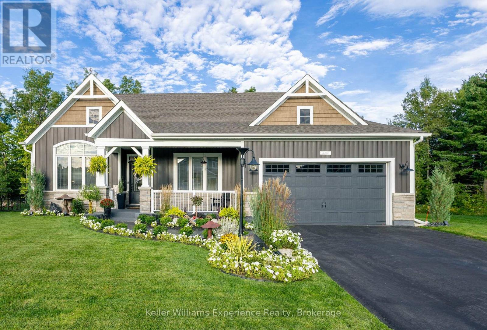 38 DYER CRESCENT - 1