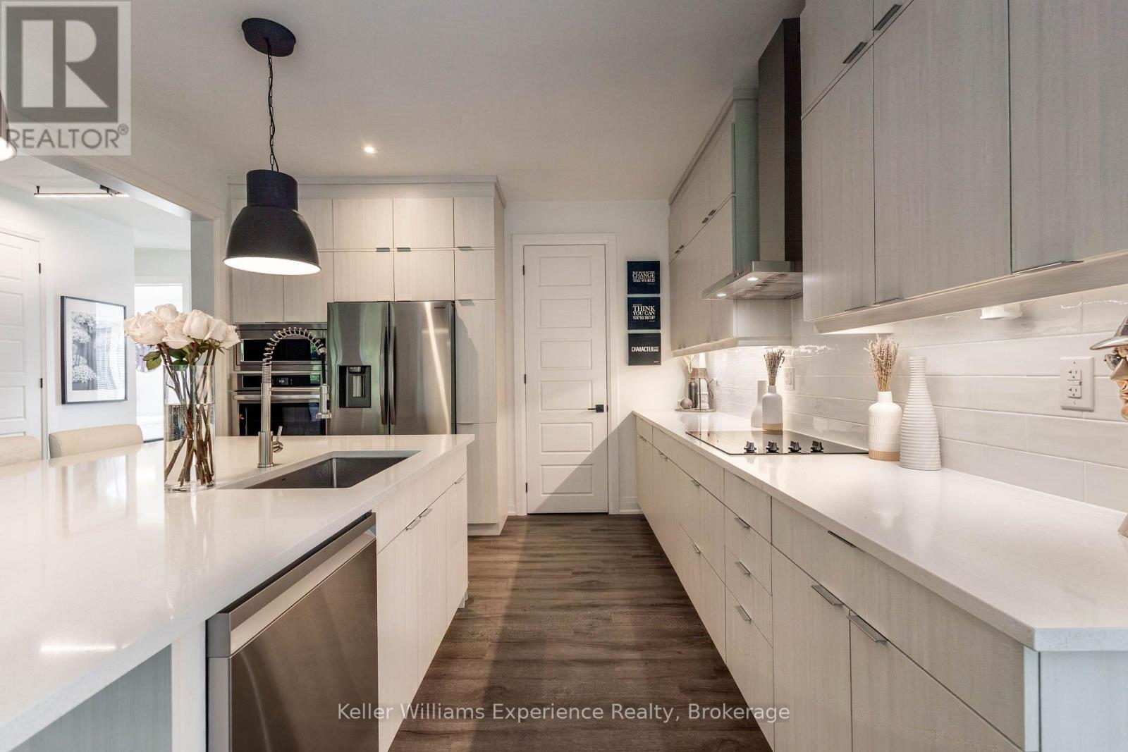 38 DYER CRESCENT - 8
