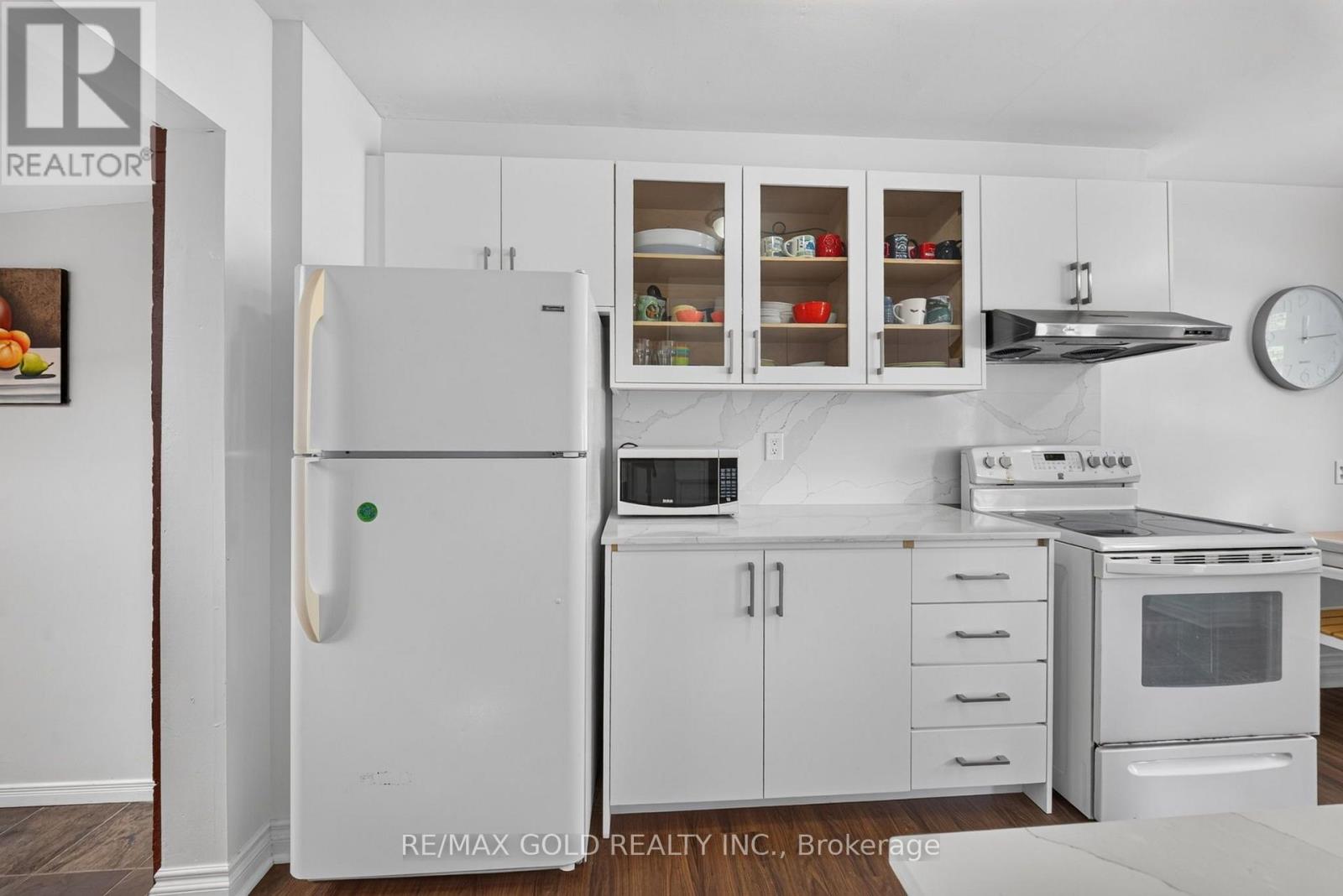 10 JEFFREY STREET - 18