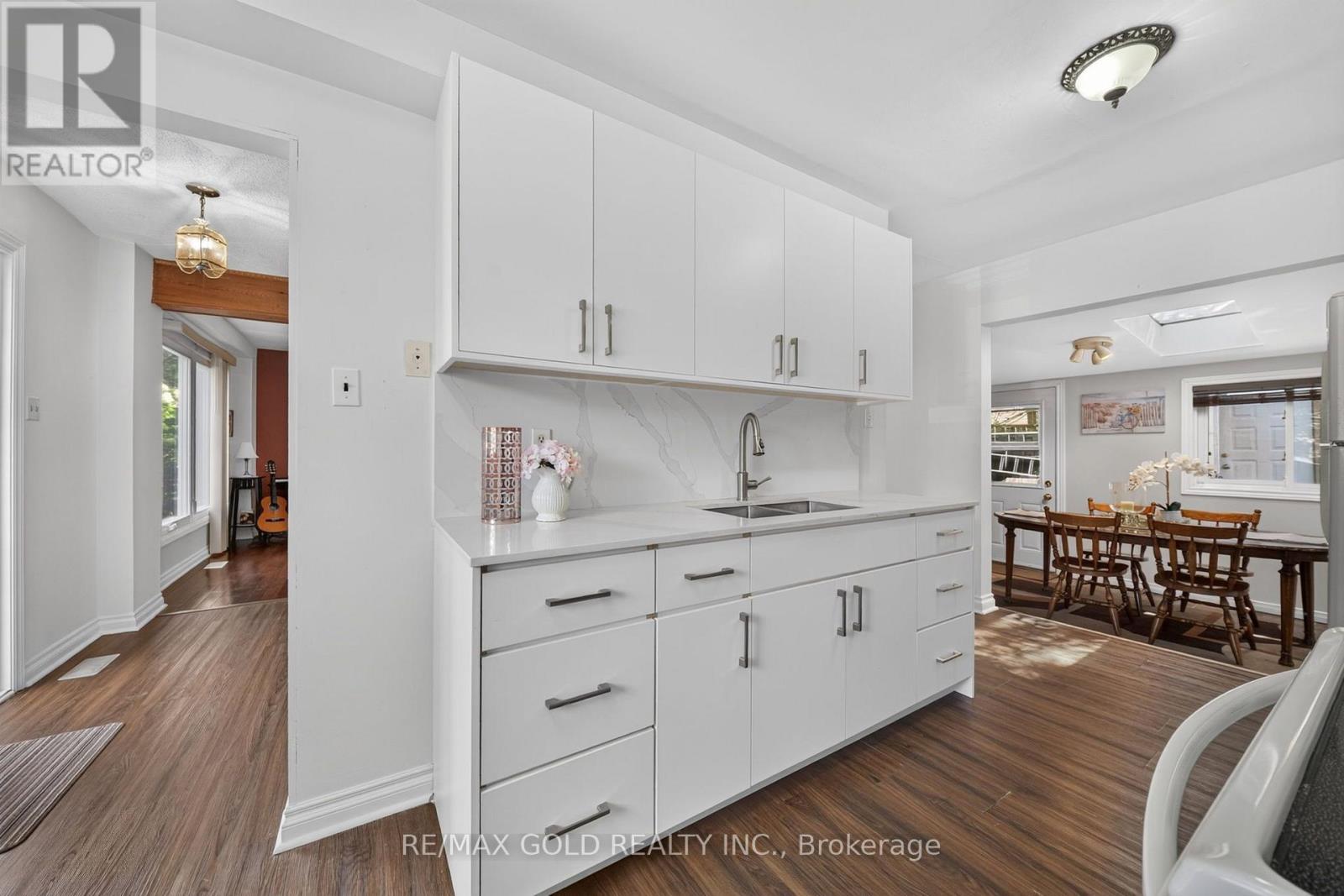 10 JEFFREY STREET - 19