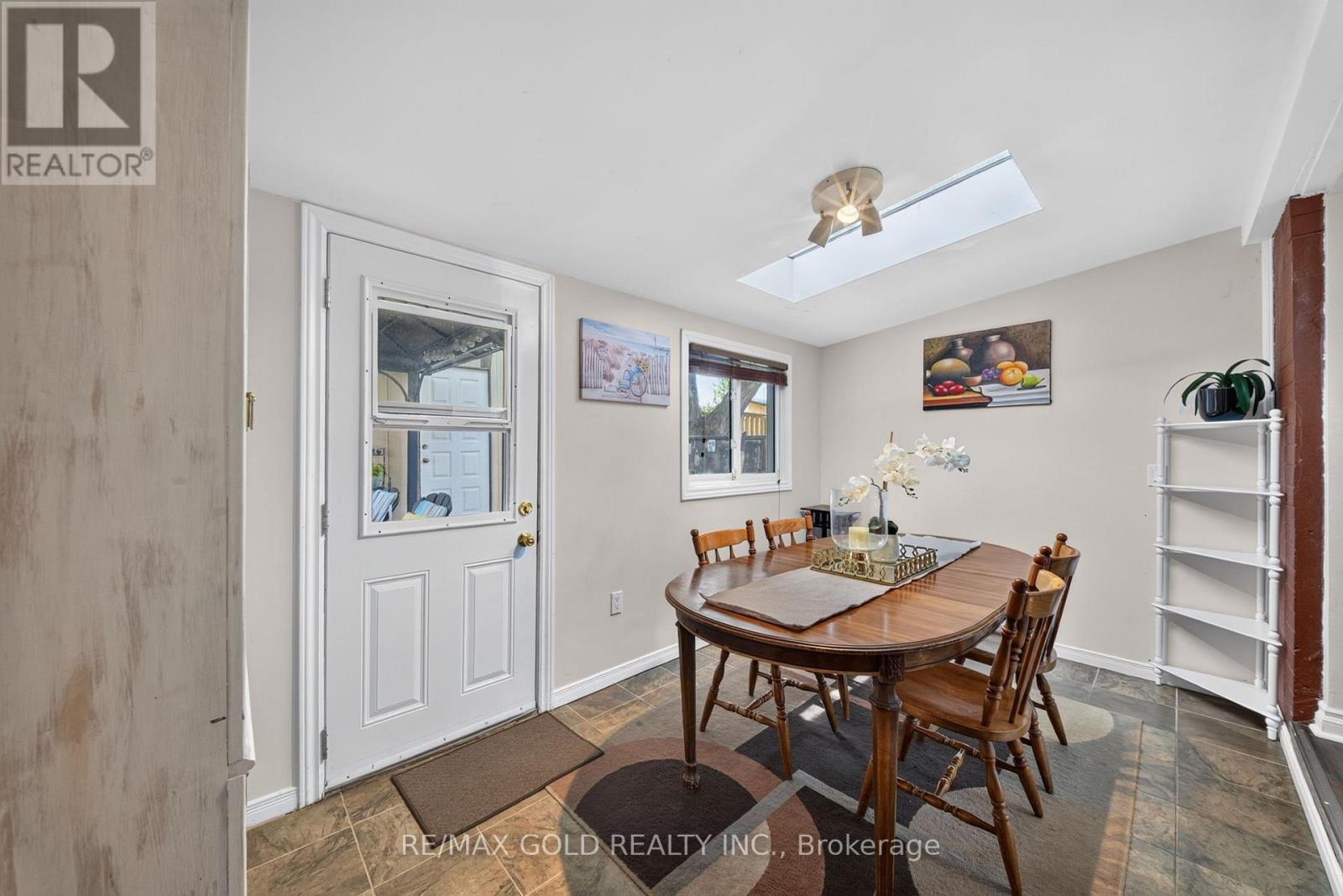 10 JEFFREY STREET - 22