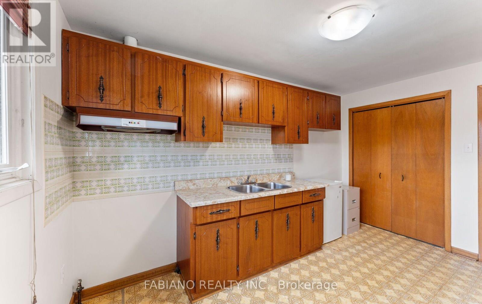 549 GLADSTONE AVENUE - Image 27