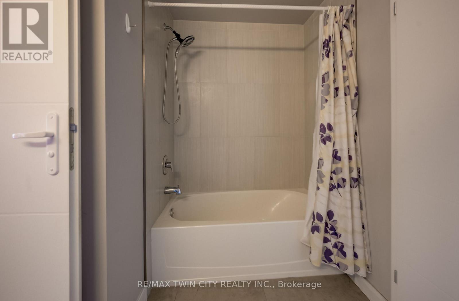 #708 280 LESTER STREET - Image 24