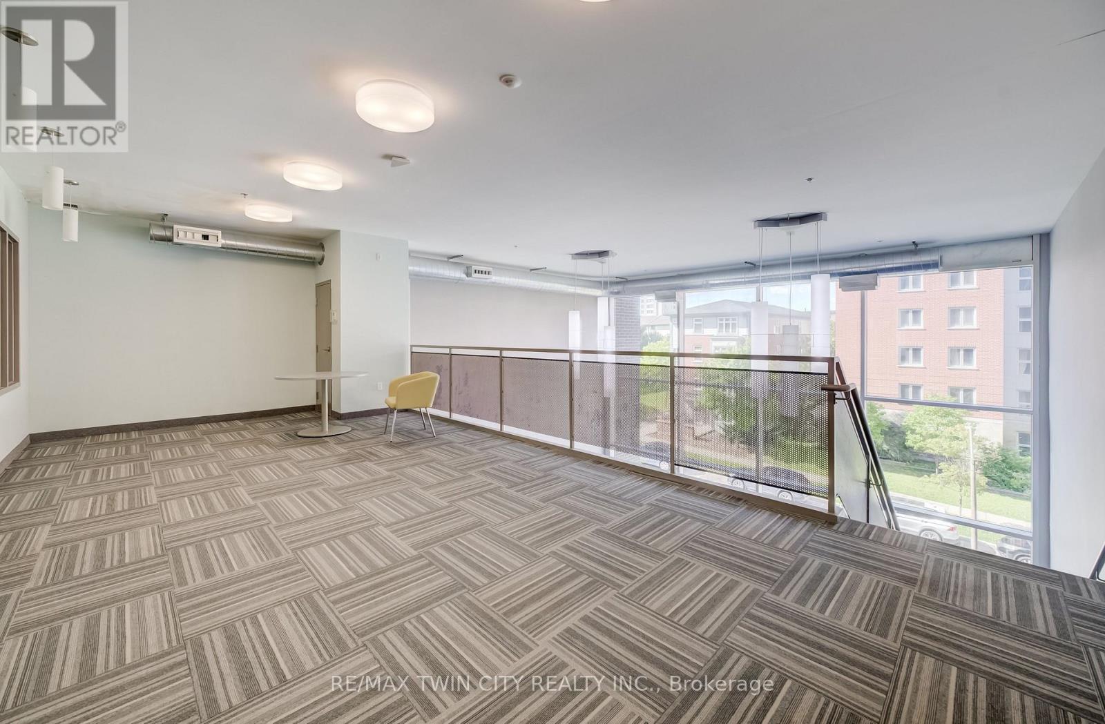 #708 280 LESTER STREET - 35